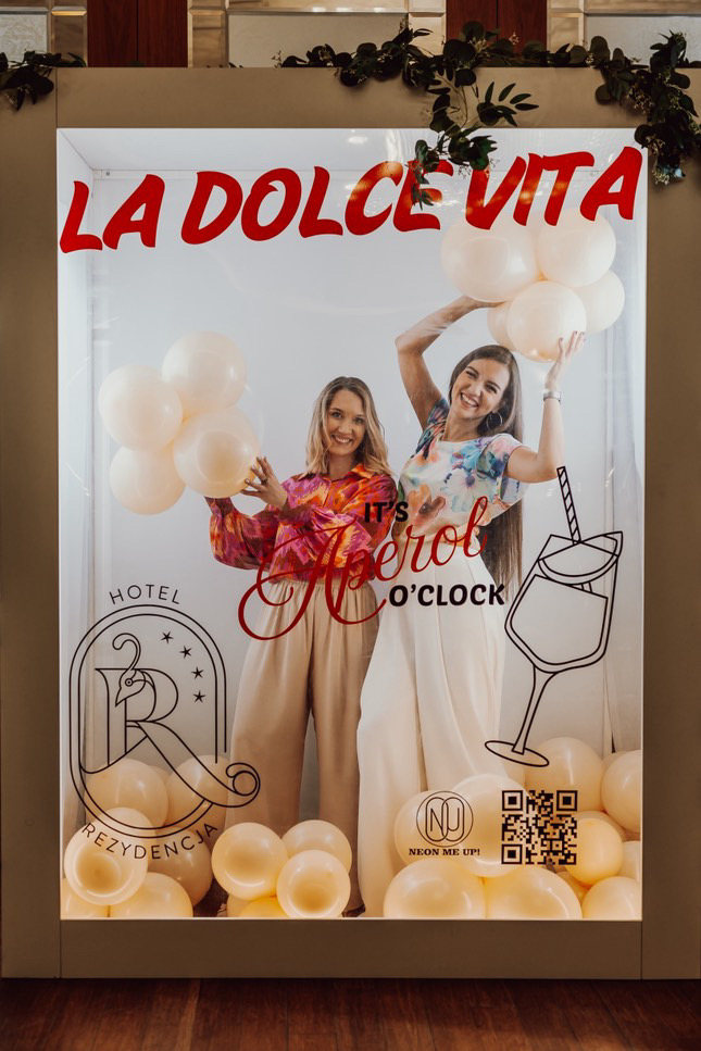 Fotobox Magazine La Dolce Vita Aperol wynajem fotostrefa na eventy letnie