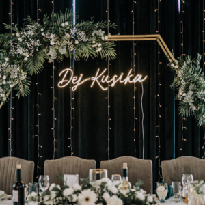 Neon po śląsku Dej Kusika napis LED daj buziaka wesele Śląsk