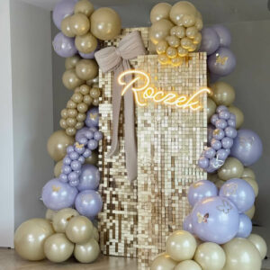 Neon led roczek na ściance z balonami dekoracje świetlne