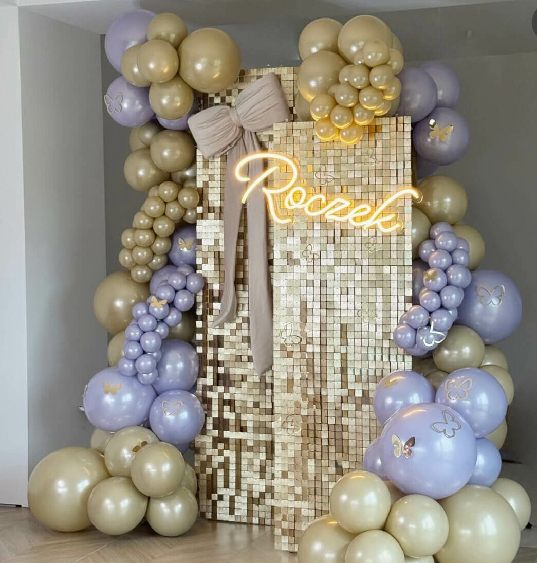 Neon led roczek na ściance z balonami dekoracje świetlne