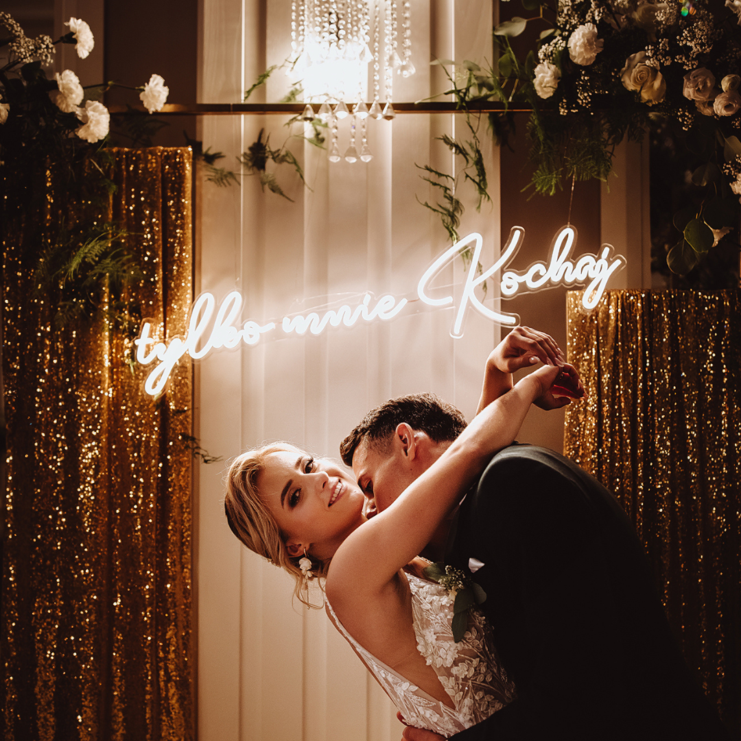 Wypożyczalnia napisów led Tylko mnie kochaj regulacja światła