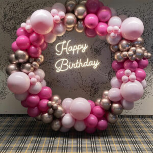 Wynajem neonu Happy Birthday dekoracja balonowa na urodziny Katowice Śląsk