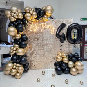 Neon Let's Party czarno złote balony dekoracja na 18 urodziny wynajem Śląsk